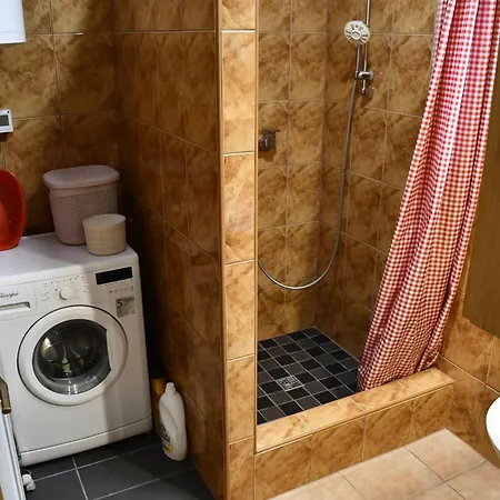 Holiday home Pocitniska Hisa Rema
